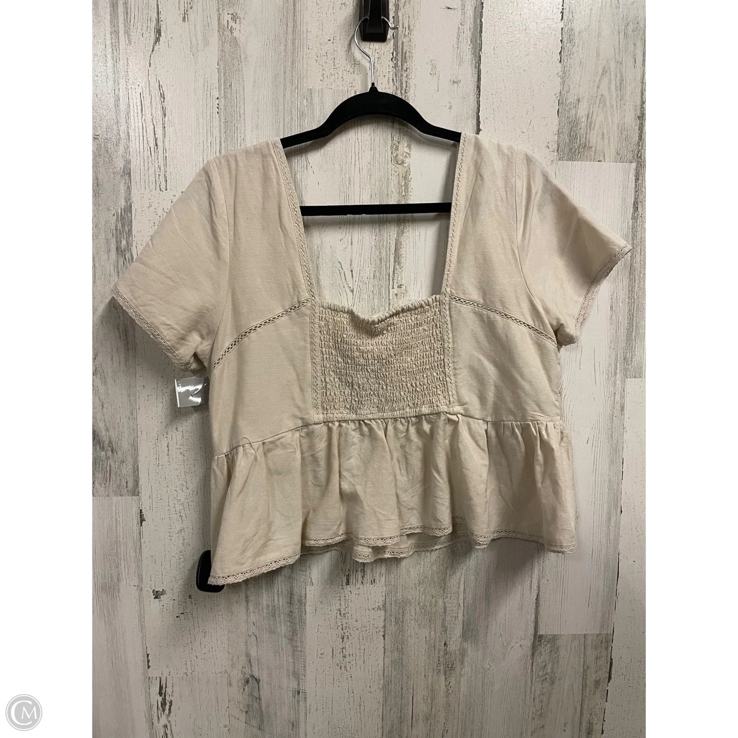 Top Short Sleeve By Clothes Mentor In Beige, Size: L
