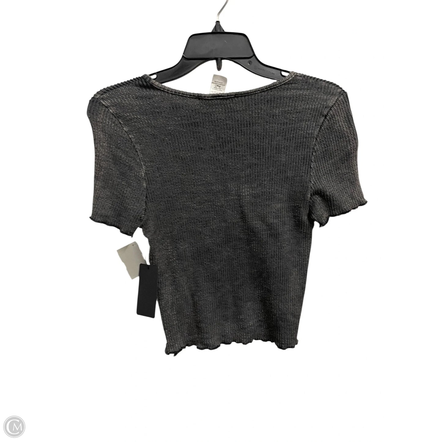 Top Short Sleeve By Caution To The Wind In Grey, Size: L