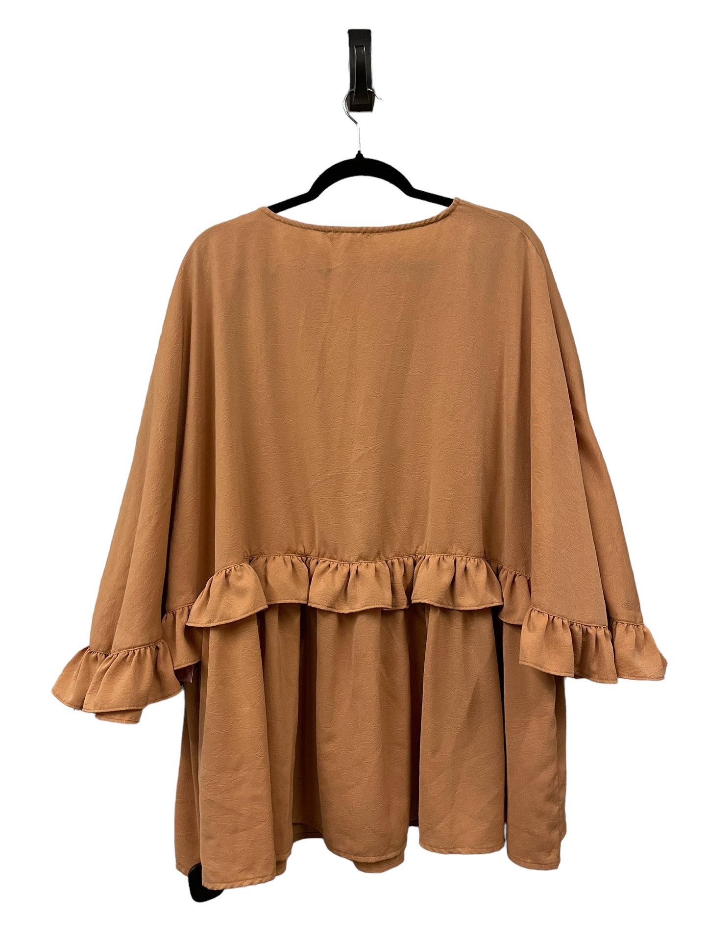 Top Short Sleeve By Entro In Tan, Size: 2x