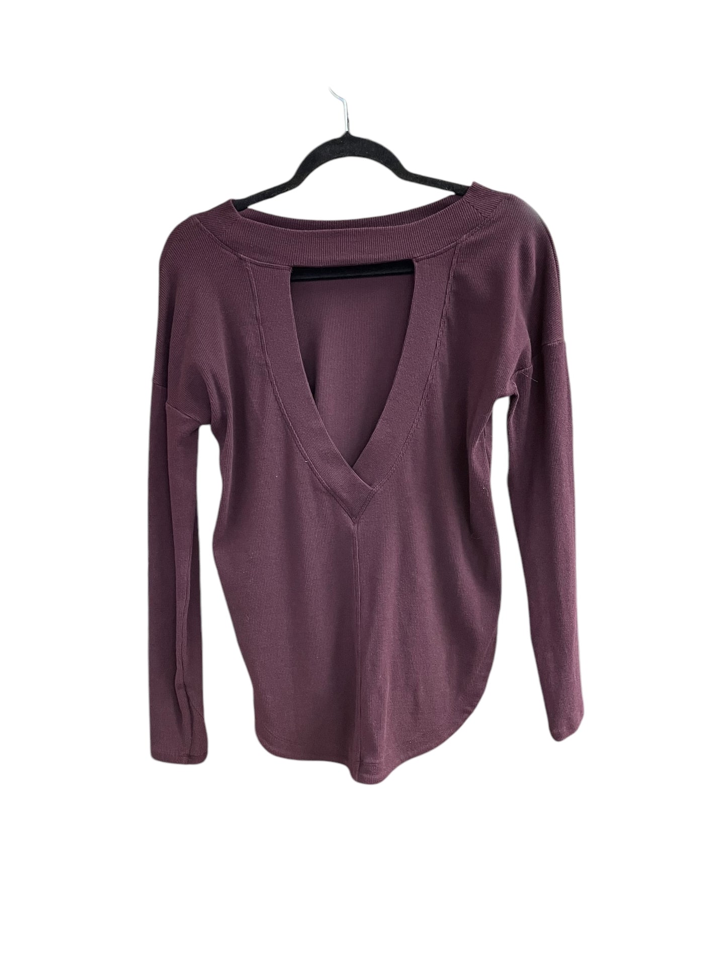 Athletic Top Long Sleeve Crewneck By Athleta In Maroon, Size: Xs