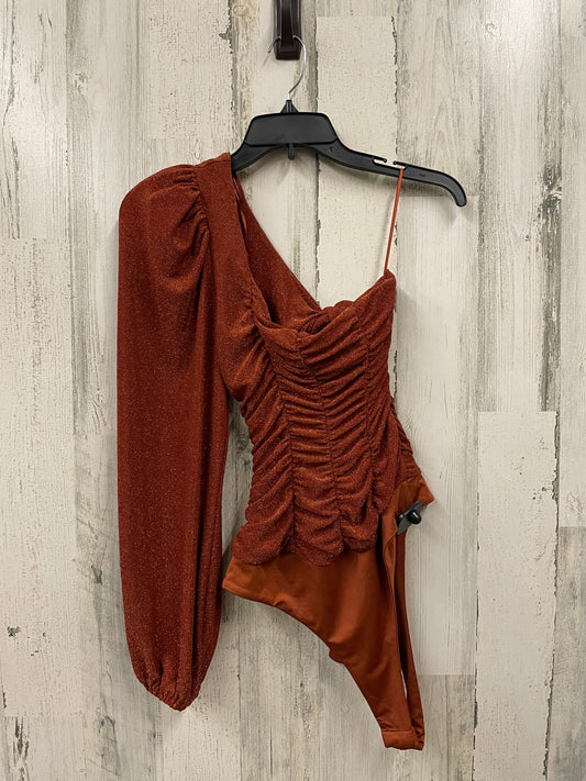 Top Long Sleeve By Astr In Brown, Size: M