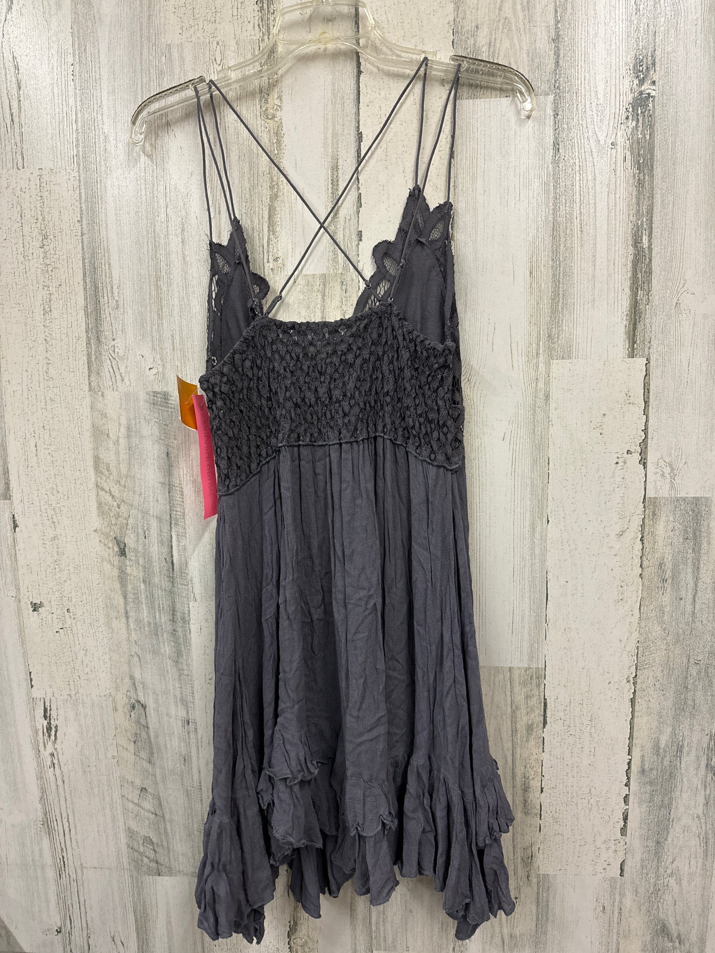 Dress Casual Short By Free People  Size: L