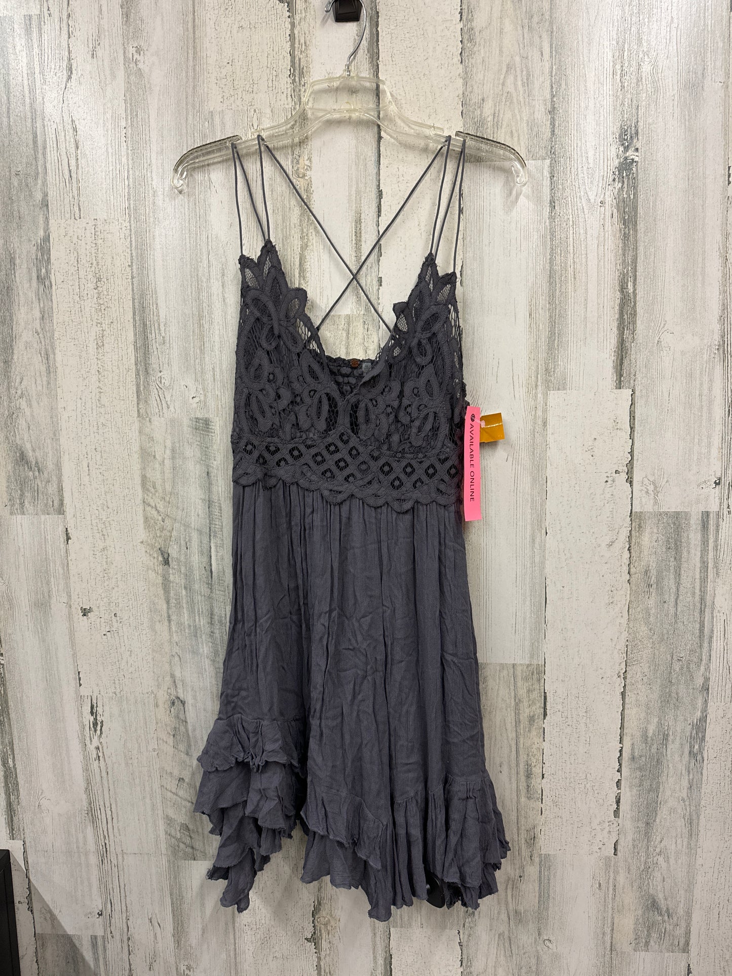 Dress Casual Short By Free People  Size: L