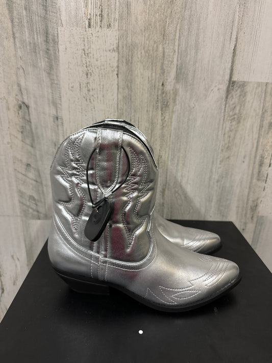 Silver Boots Western Soda, Size 9