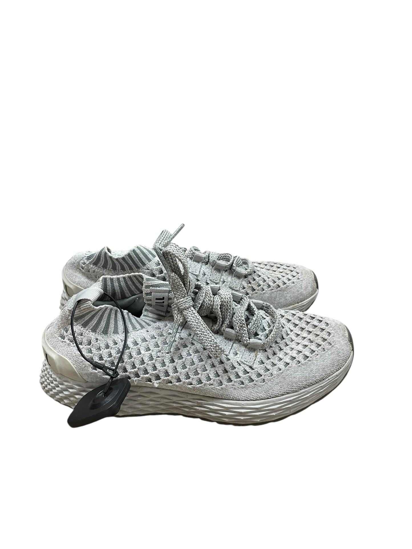 Shoes Athletic By Cmc In Grey, Size: 7.5