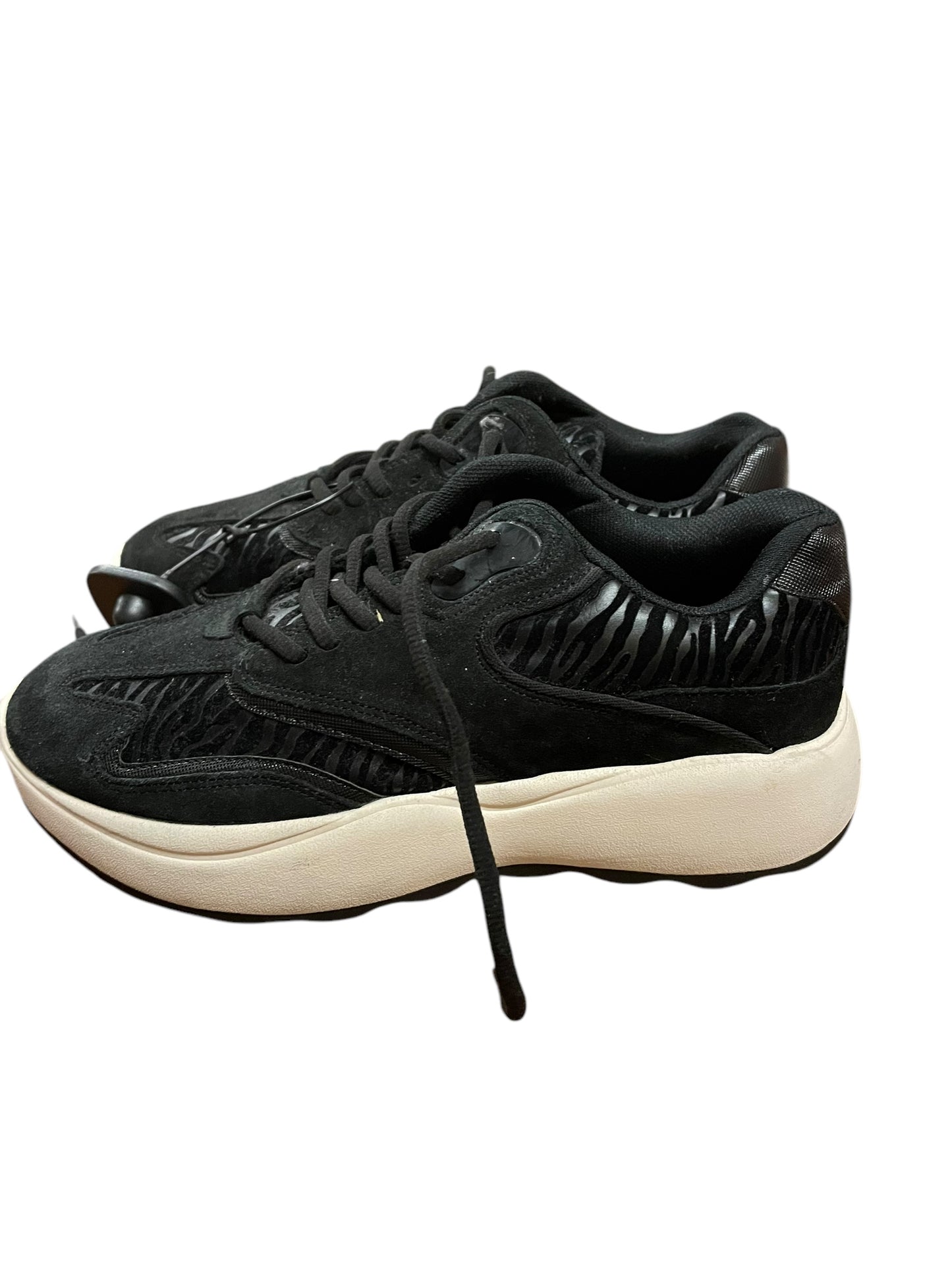 Shoes Athletic By Zara In Black, Size: 10.5