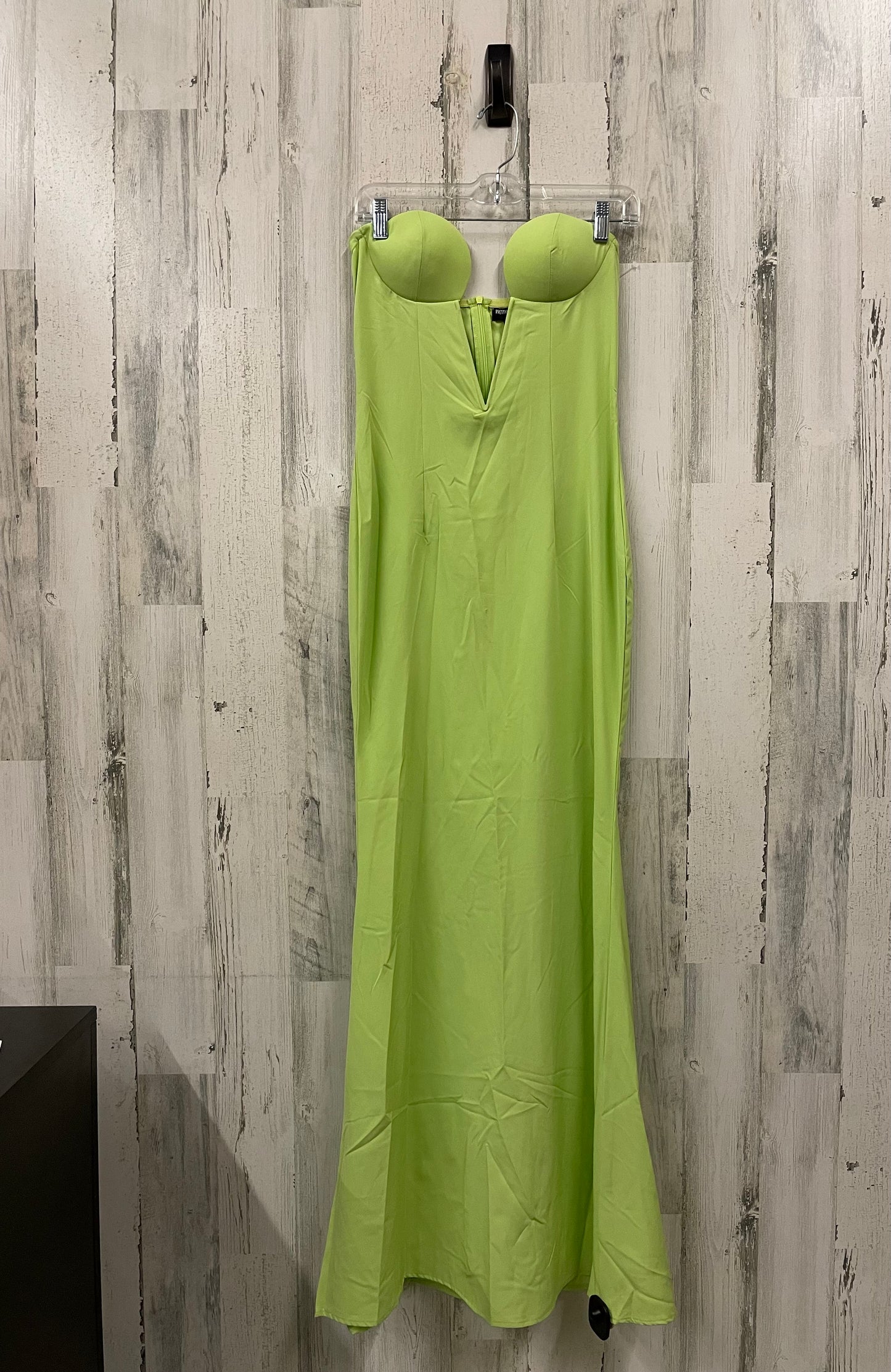 Dress Casual Maxi By Pretty Little Thing In Green, Size: Xs