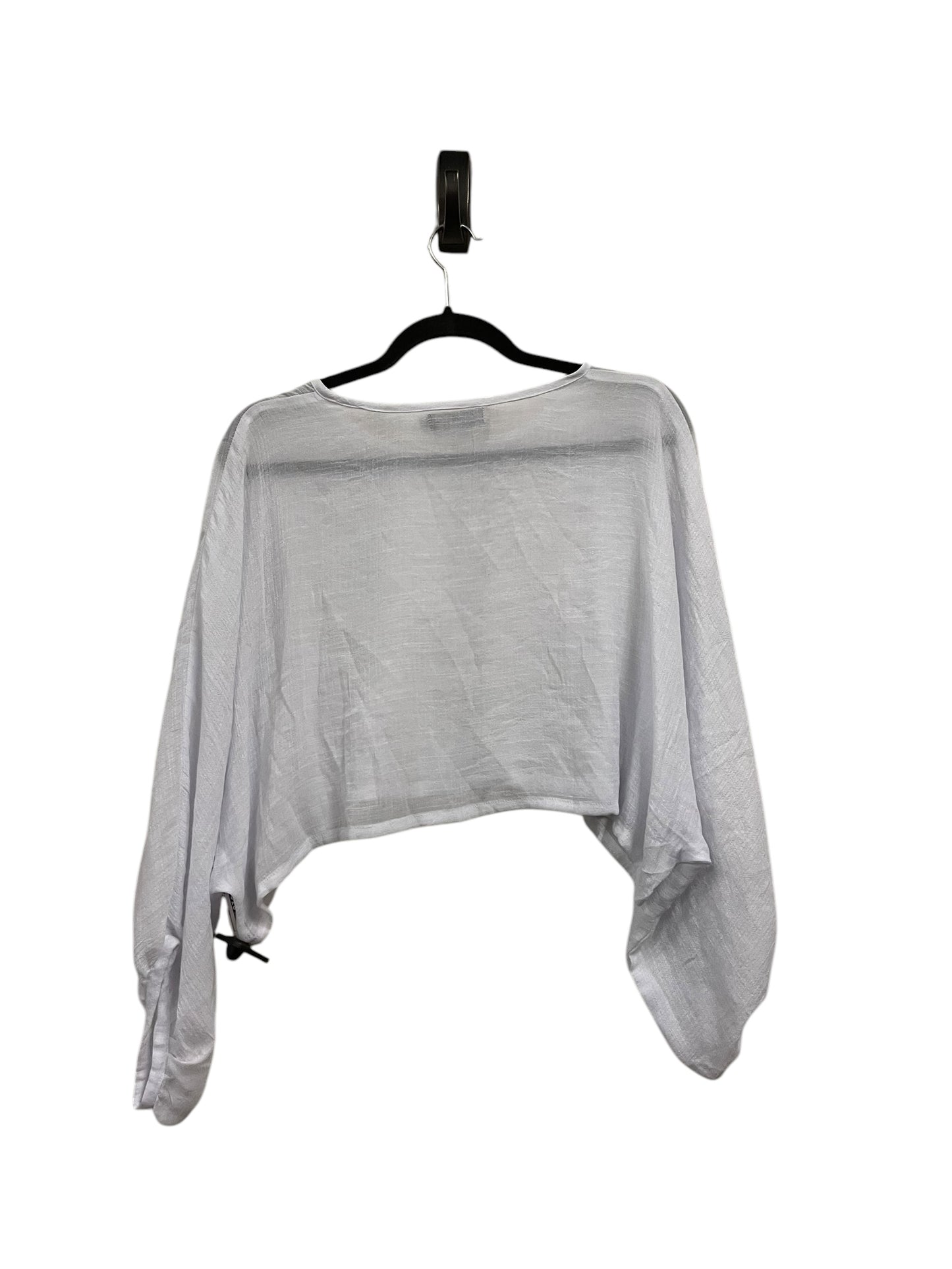 Top Long Sleeve By Clothes Mentor In White, Size: S