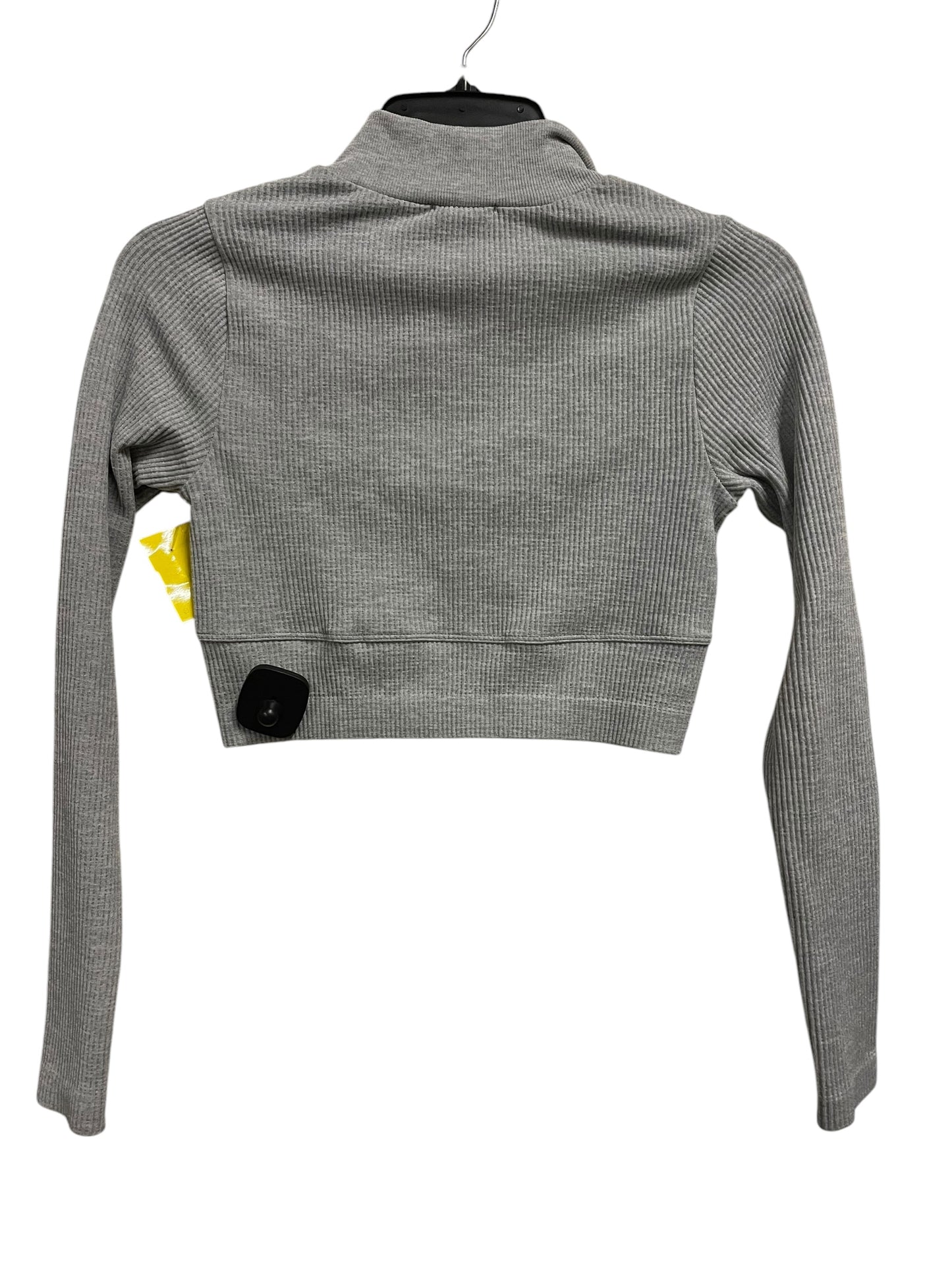 Athletic Top Long Sleeve Collar By Forever 21 In Grey, Size: S