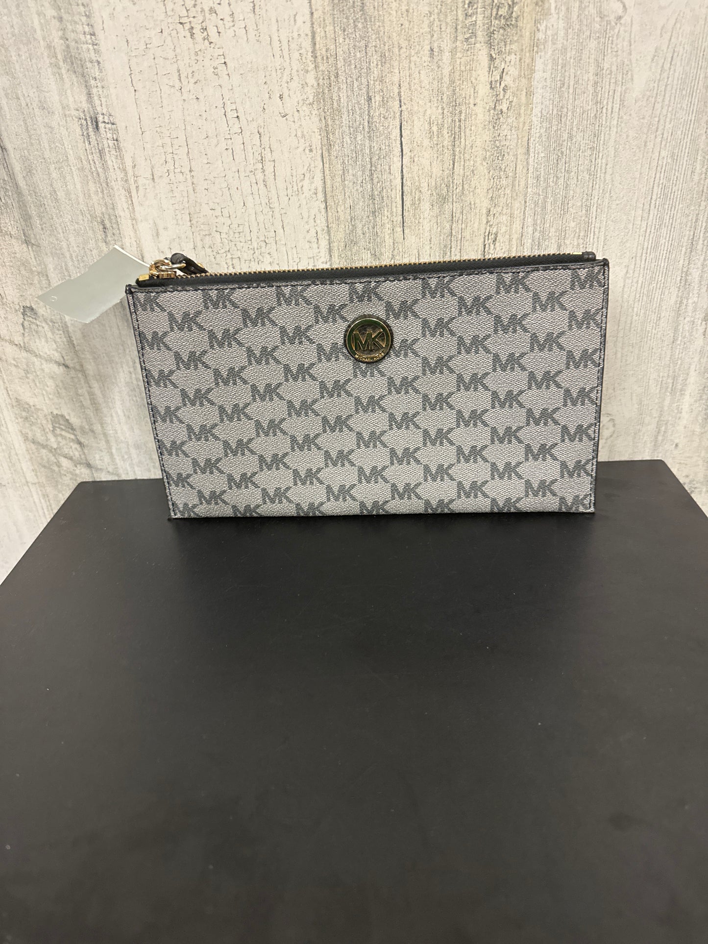 Clutch Designer By Michael Kors  Size: Medium