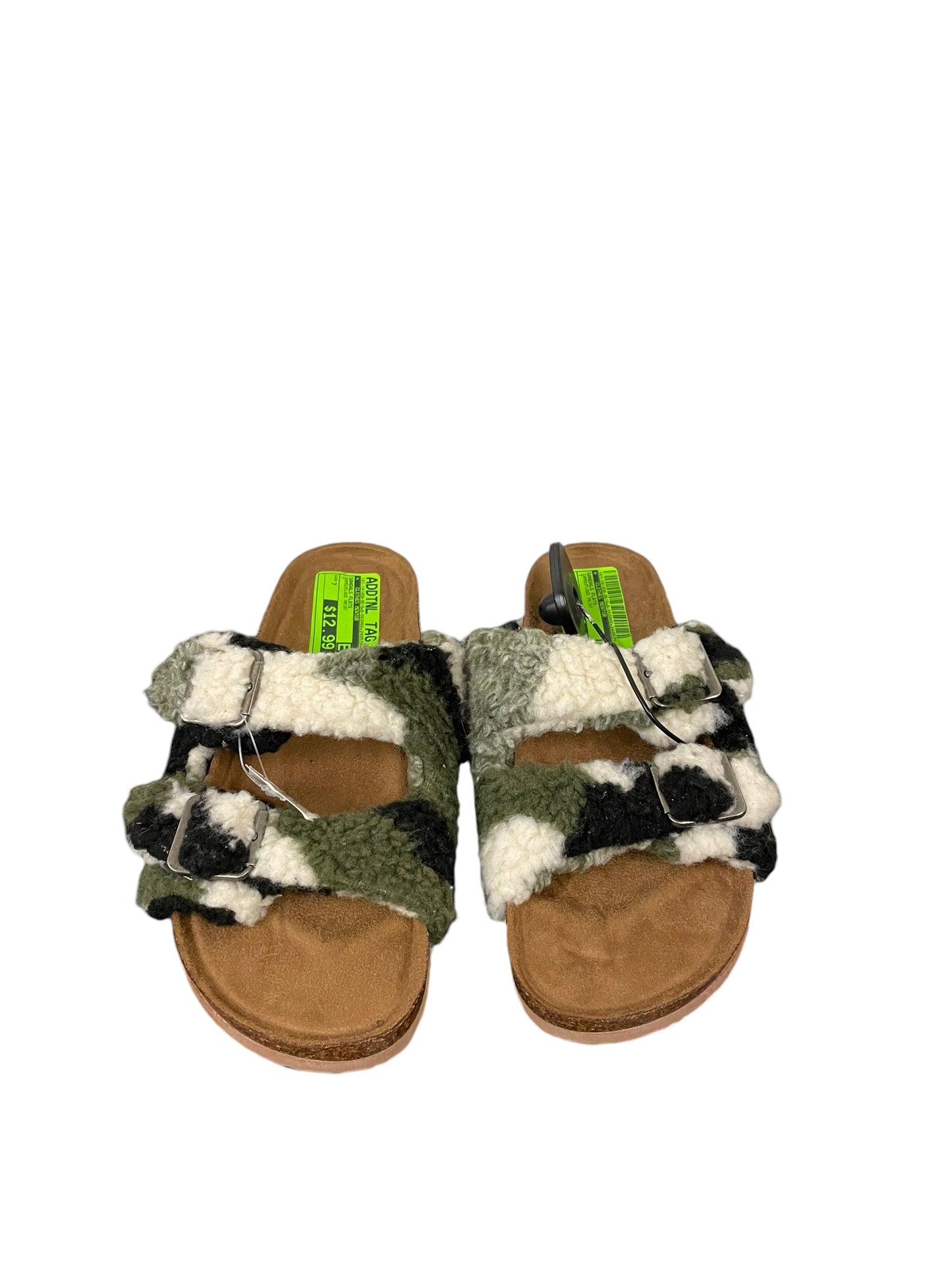 Sandals Flats By Clothes Mentor In Camouflage Print, Size: 7