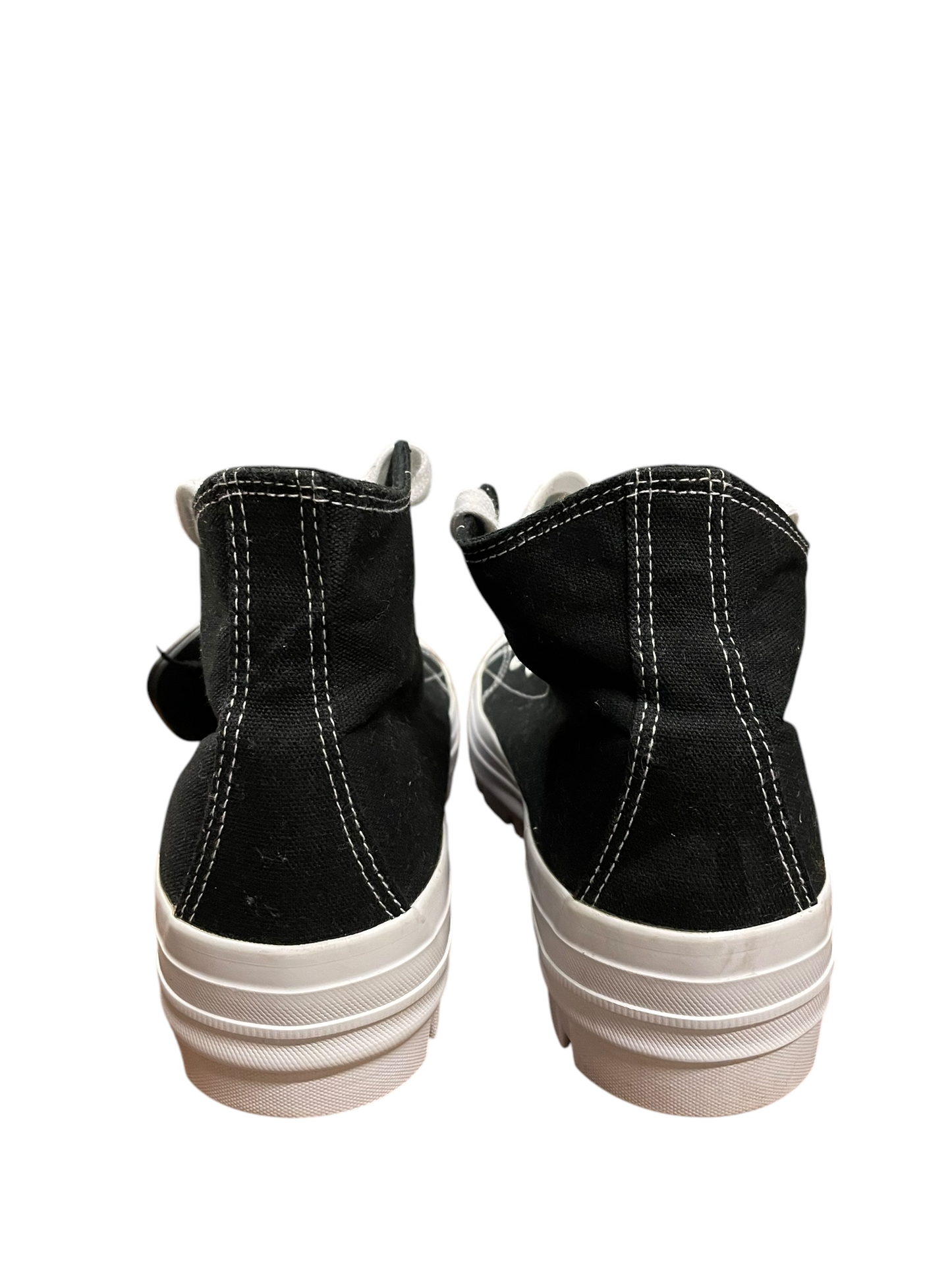 Shoes Sneakers By No Boundaries  Size: 9