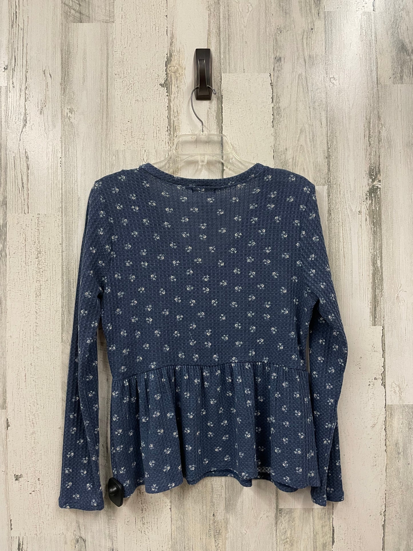 Top Long Sleeve By Clothes Mentor In Blue, Size: M