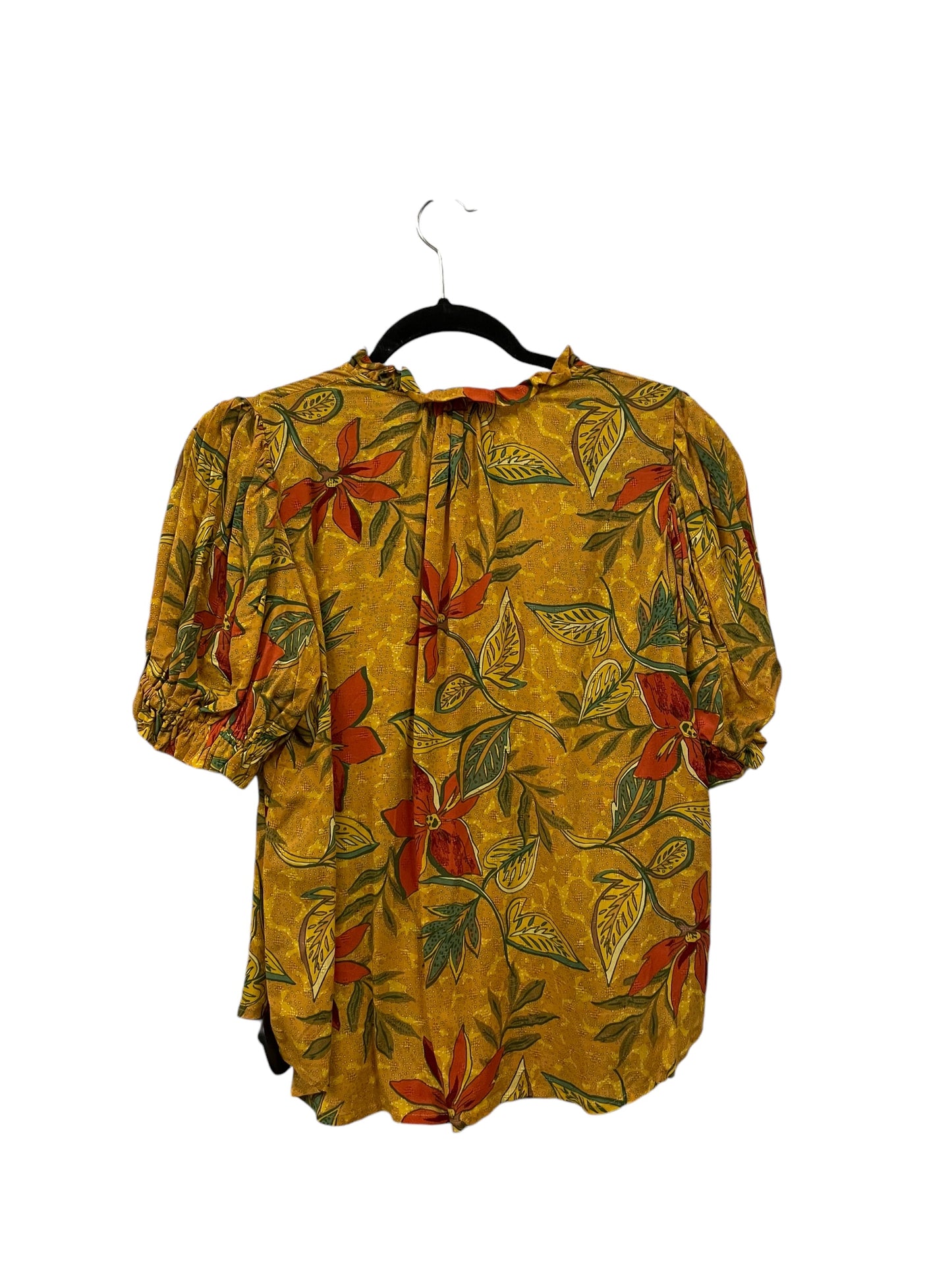 Top Short Sleeve By Rose And Olive In Yellow, Size: M