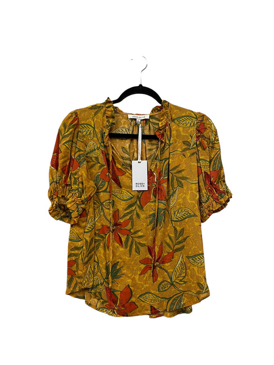 Top Short Sleeve By Rose And Olive In Yellow, Size: M