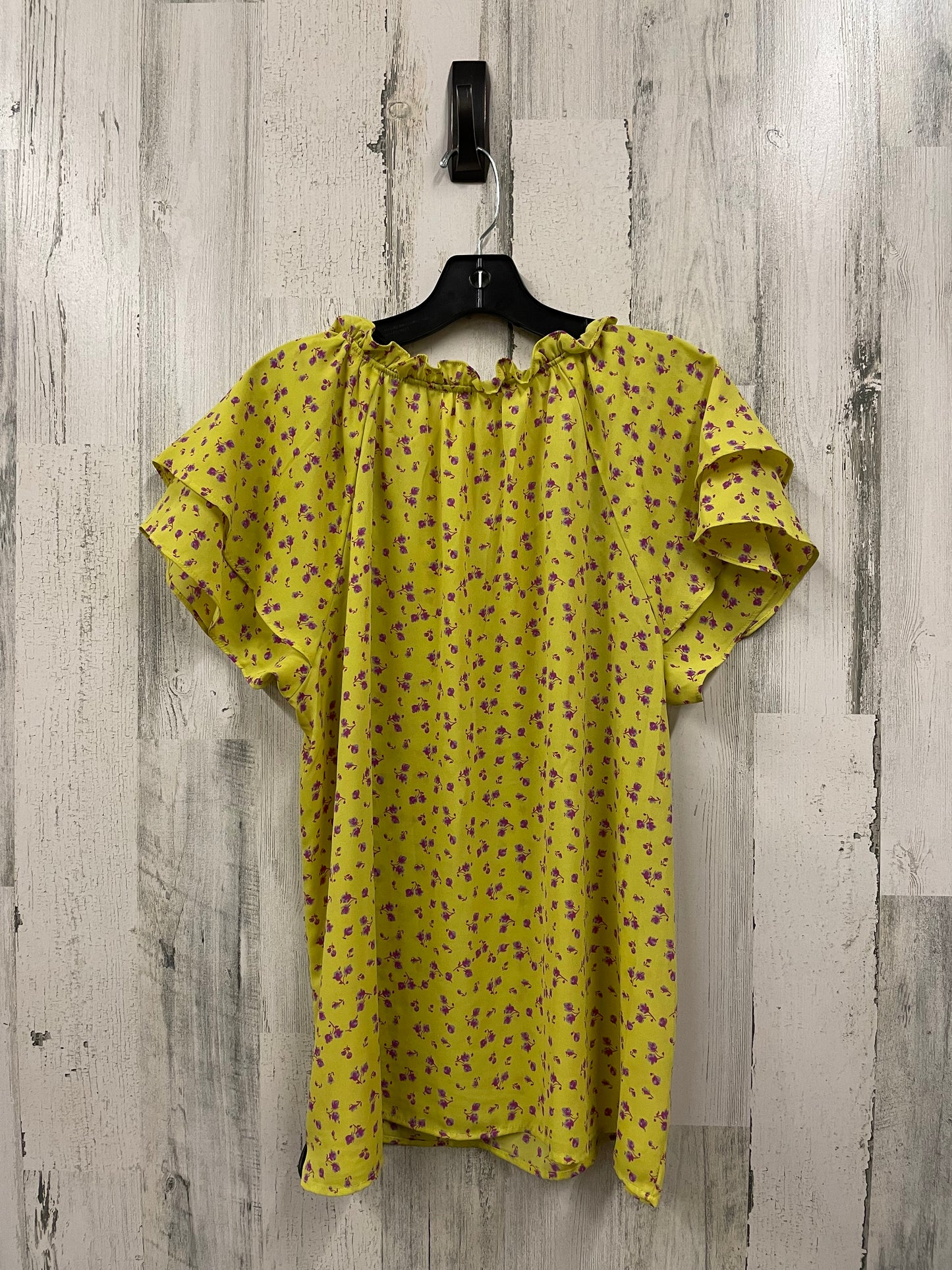 Top Short Sleeve By Pleione In Yellow, Size: L