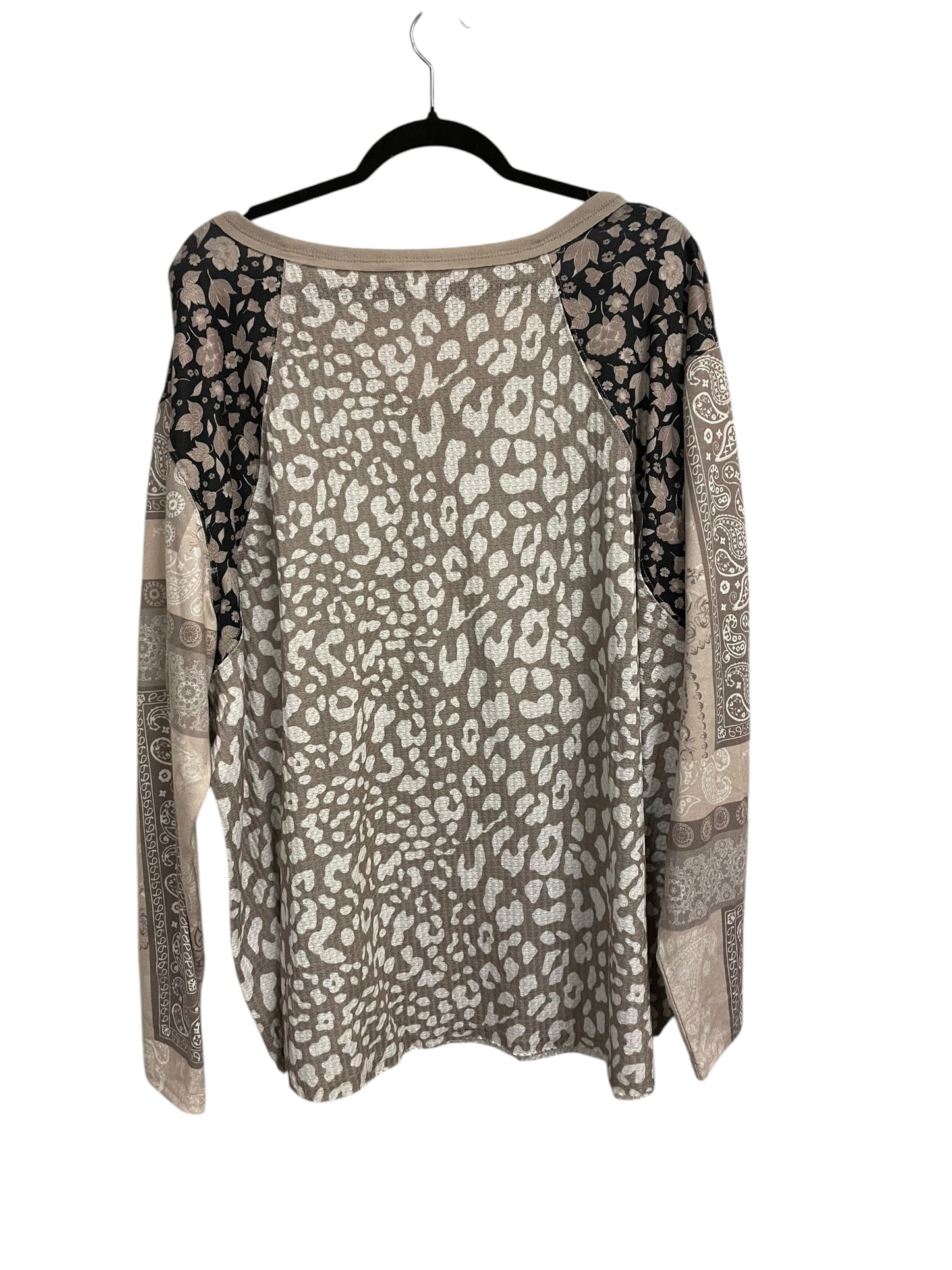 Top Long Sleeve By Cato In Animal Print, Size: 3x