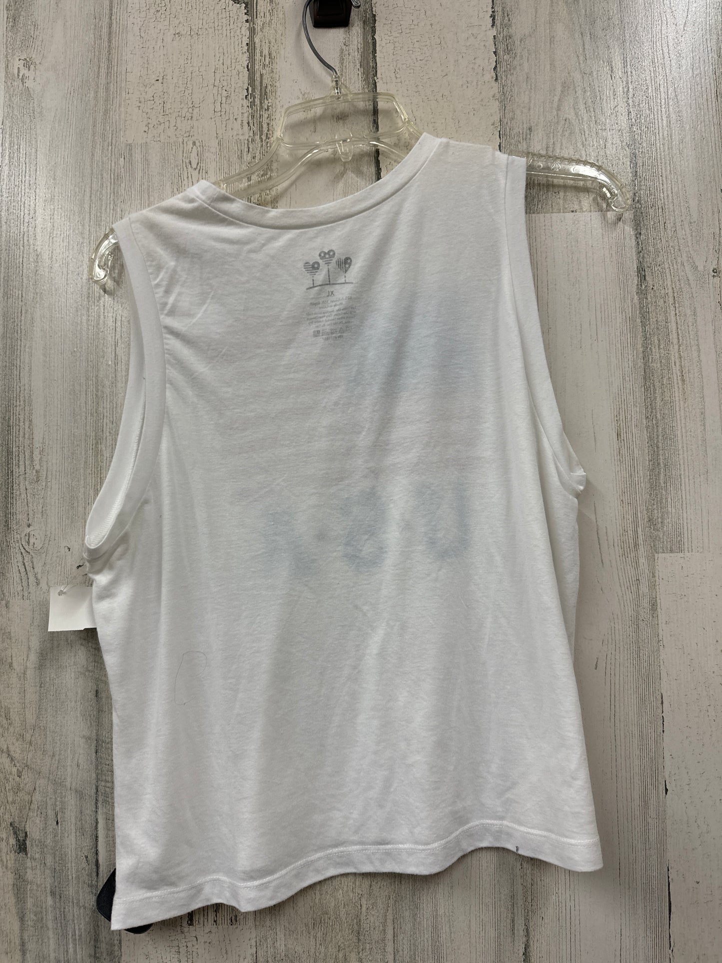 White Top Sleeveless Clothes Mentor, Size Xl