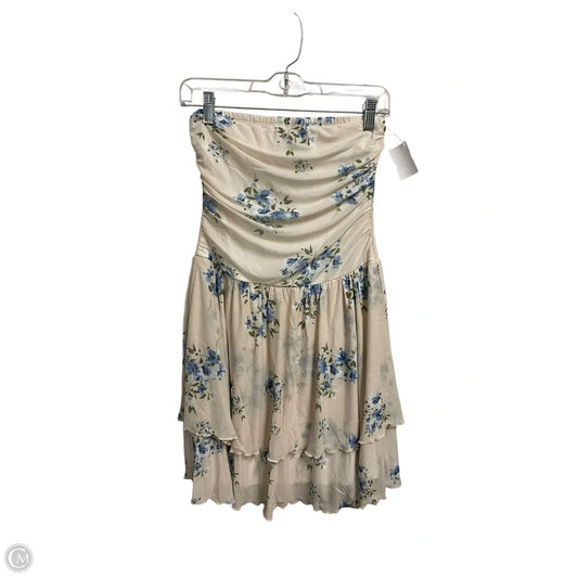 Dress Casual Short By Clothes Mentor In Cream, Size: S