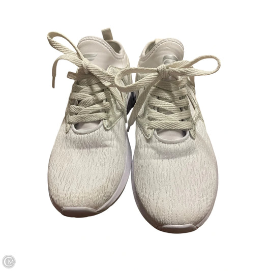 Shoes Sneakers By Clothes Mentor In White, Size: 6.5